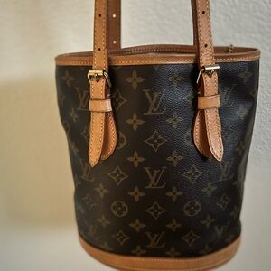 Louis Vuitton shoulder handbag